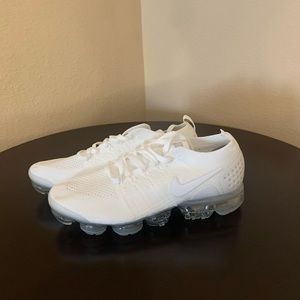 Nike all white shoes
